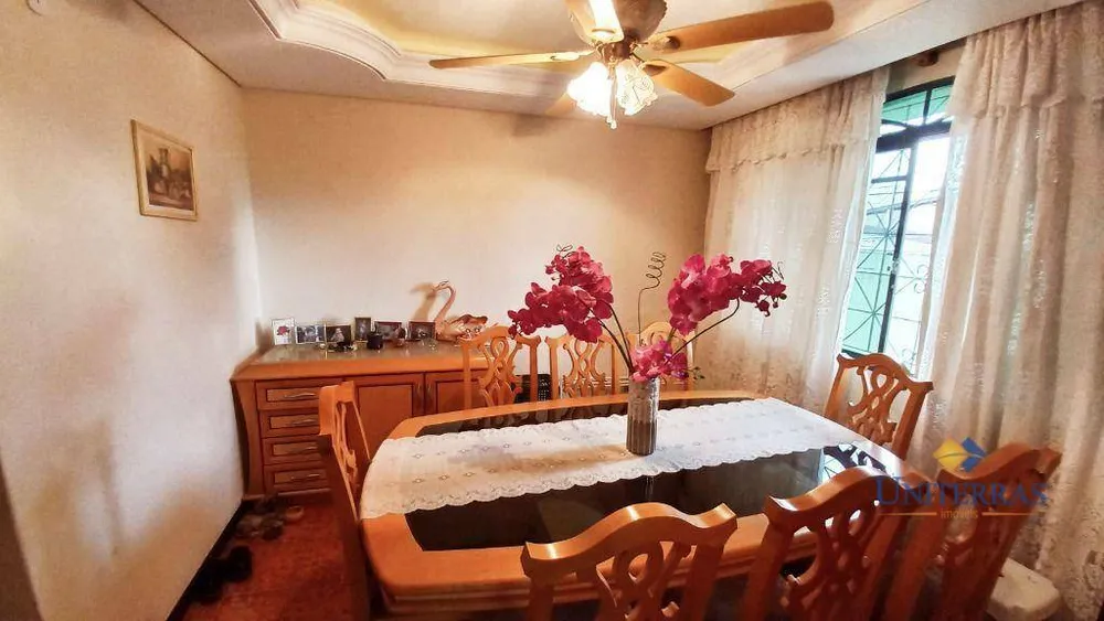 Sobrado, 3 quartos, 219 m² - Foto 2