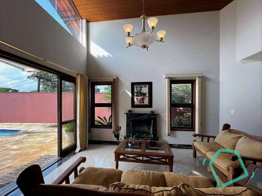 Casa de Condomínio à venda com 3 quartos, 360m² - Foto 1