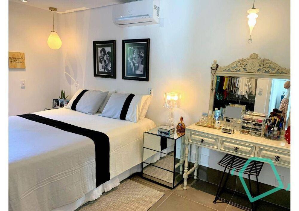 Casa de Condomínio à venda com 4 quartos, 160m² - Foto 2