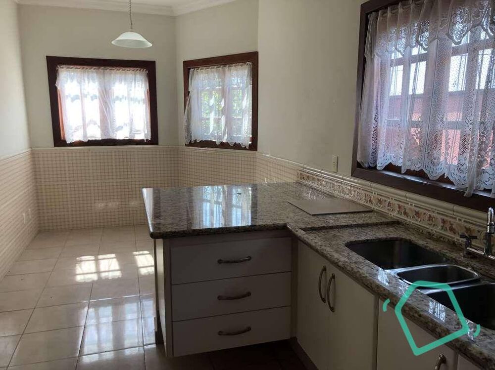 Casa de Condomínio à venda com 4 quartos, 347m² - Foto 4