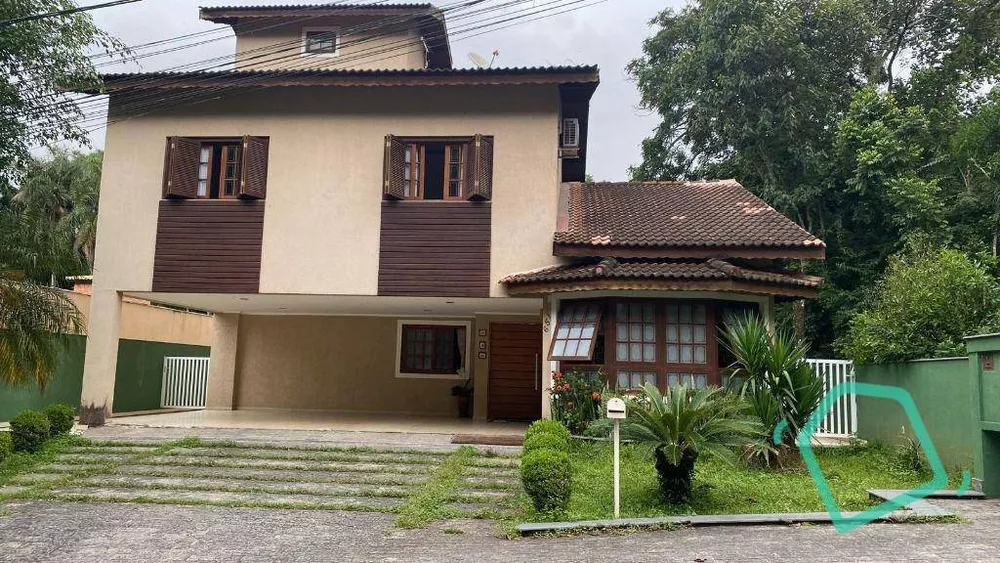 Casa de Condomínio à venda com 3 quartos, 300m² - Foto 1