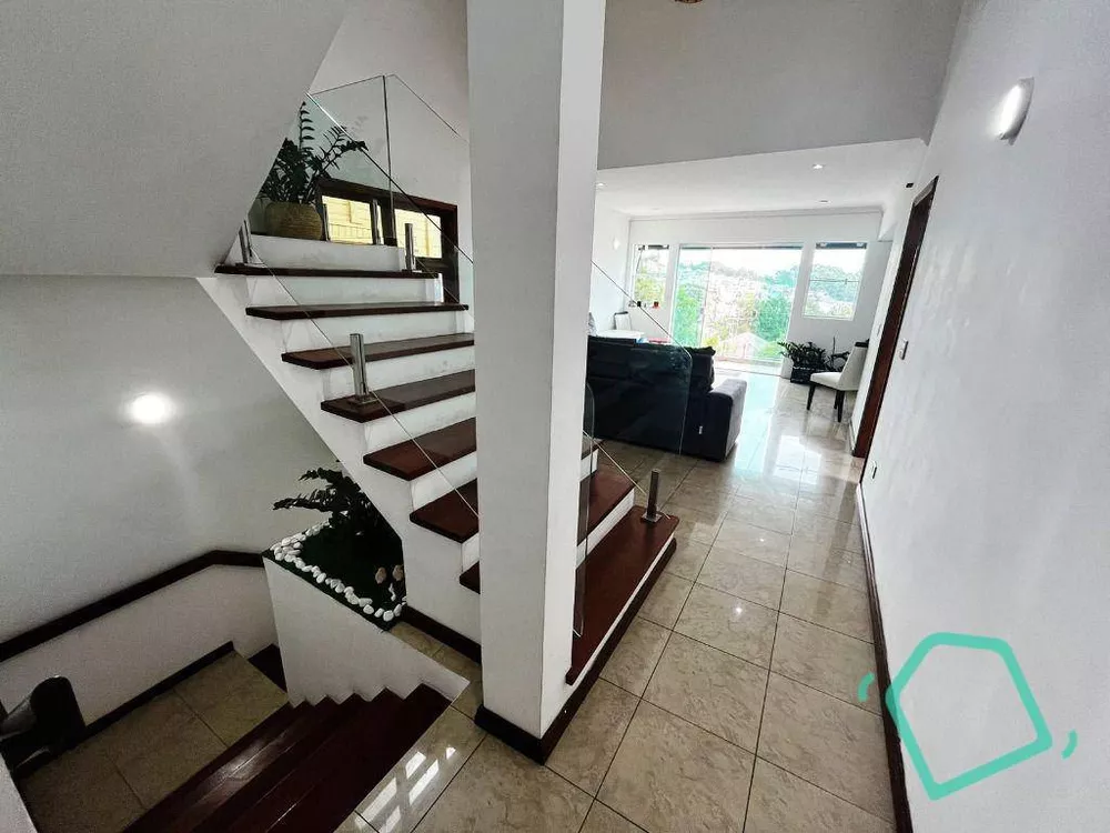 Casa de Condomínio à venda com 3 quartos, 395m² - Foto 4