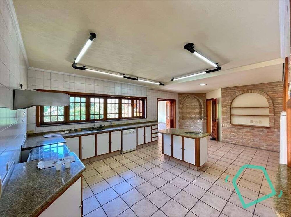 Casa de Condomínio à venda com 4 quartos, 568m² - Foto 3