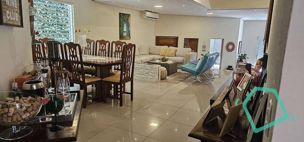 Casa de Condomínio à venda com 3 quartos, 358m² - Foto 3