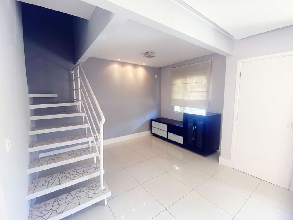 Casa de Condomínio à venda com 3 quartos, 110m² - Foto 3