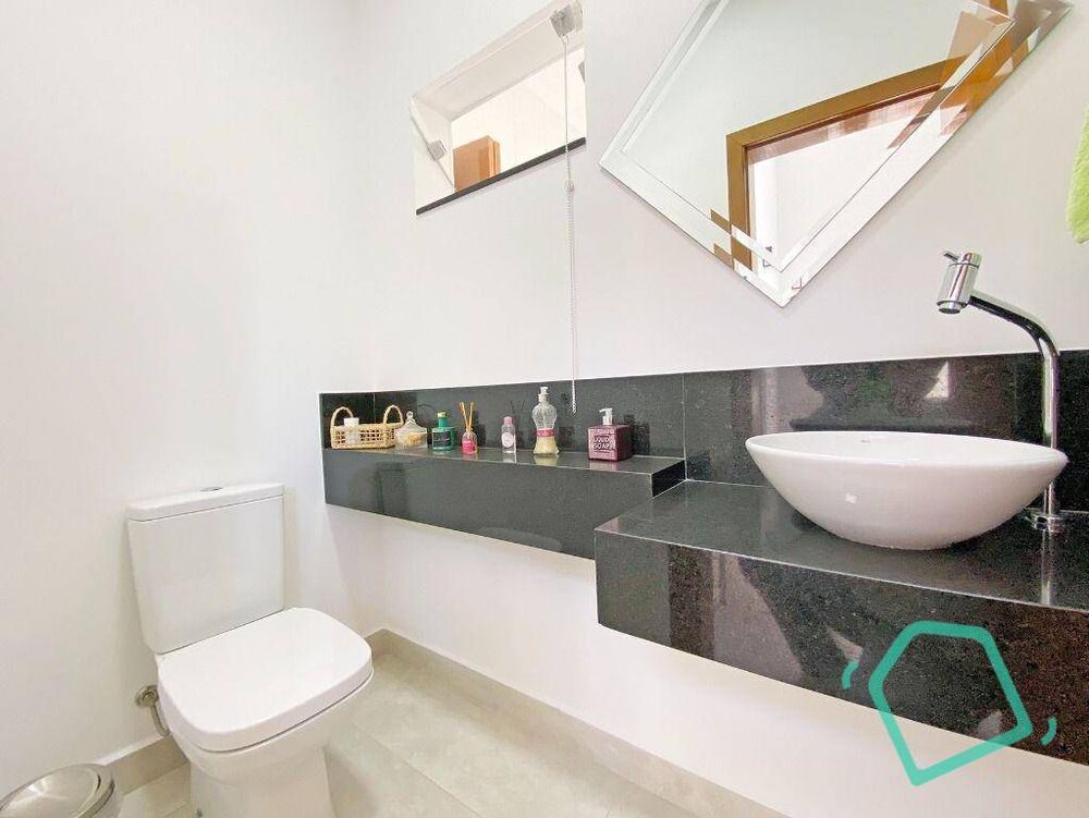Casa de Condomínio à venda com 3 quartos, 228m² - Foto 4