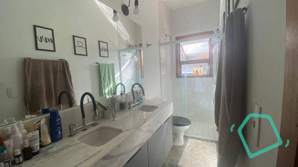 Casa de Condomínio à venda com 3 quartos, 248m² - Foto 2