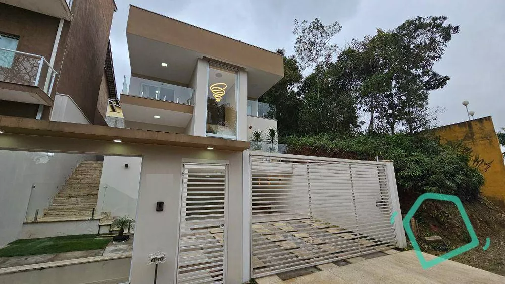 Casa de Condomínio à venda com 3 quartos, 316m² - Foto 1