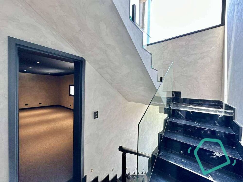 Casa de Condomínio à venda com 4 quartos, 440m² - Foto 2
