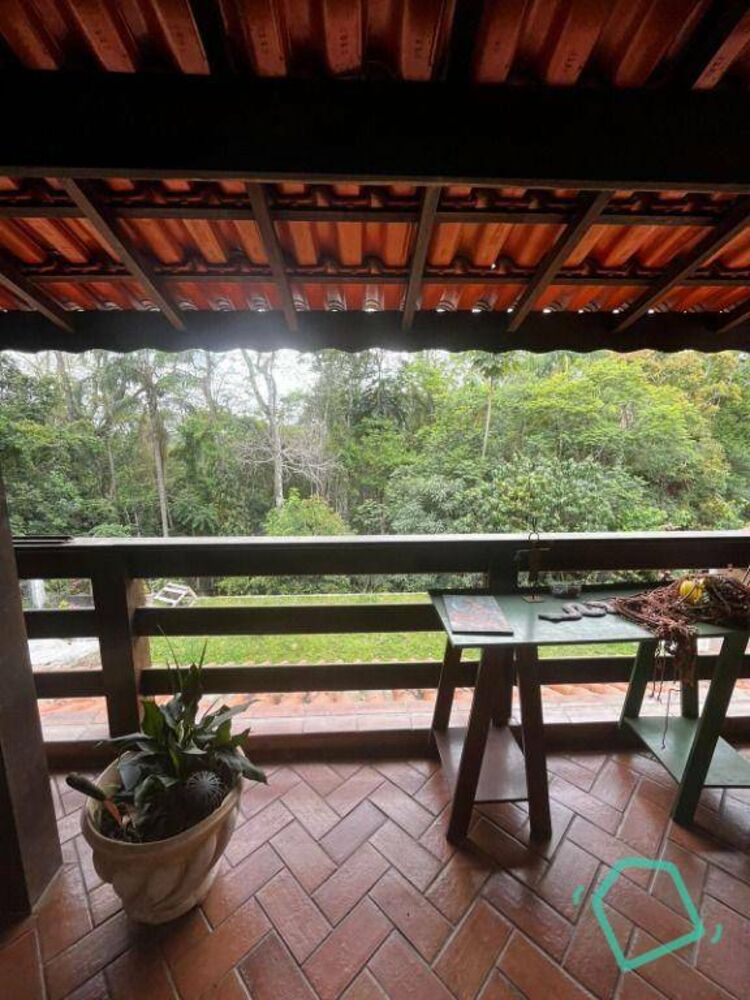Casa de Condomínio para alugar com 3 quartos, 325m² - Foto 7