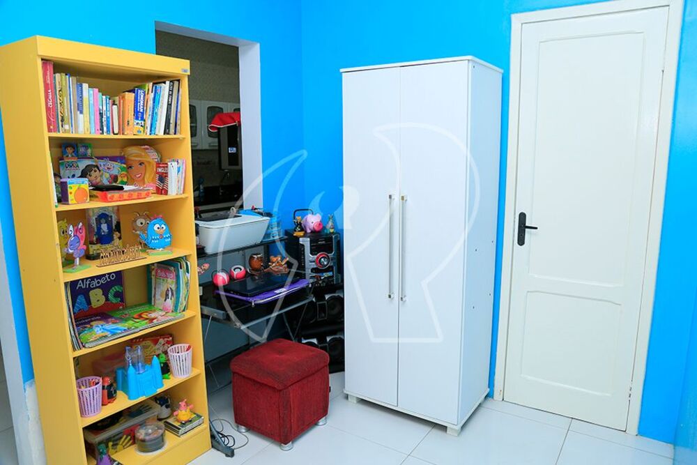 Casa à venda com 3 quartos, 198m² - Foto 8