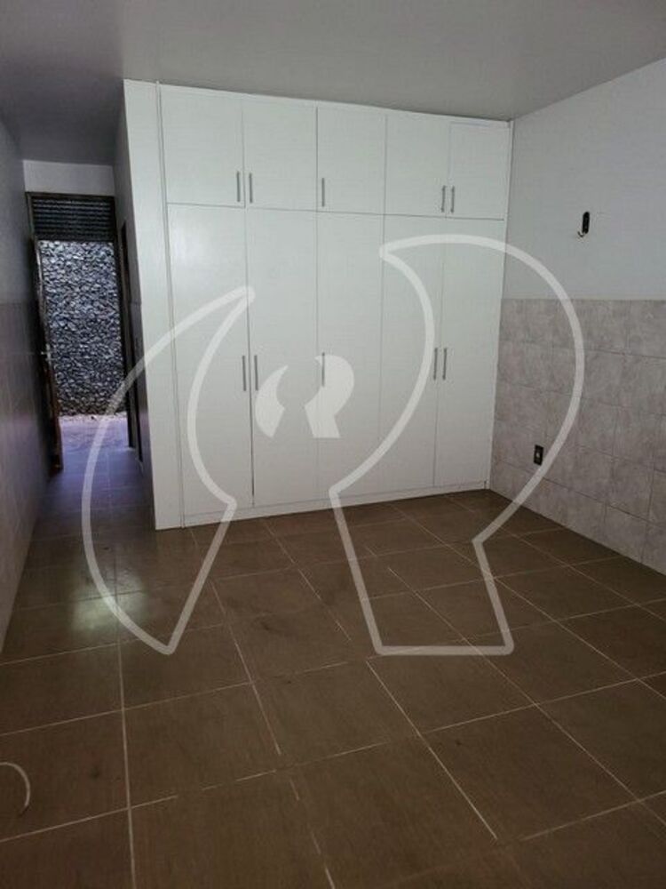 Casa à venda com 4 quartos, 217m² - Foto 11