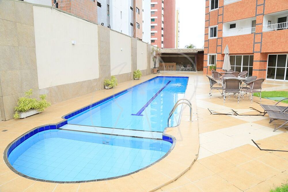Apartamento à venda com 3 quartos, 111m² - Foto 2