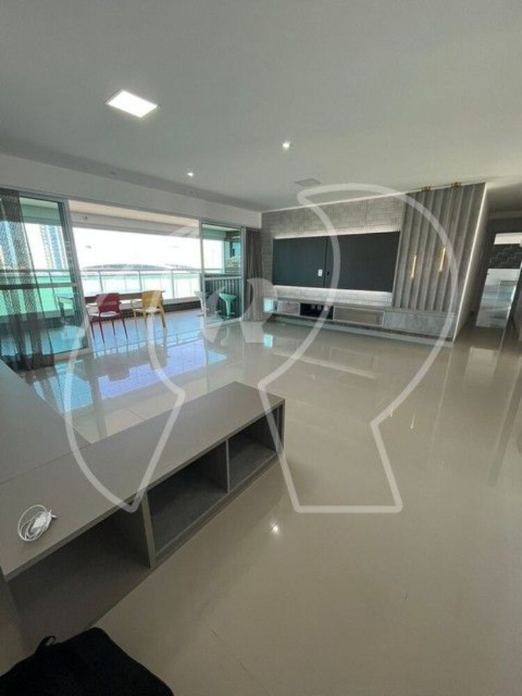 Apartamento à venda com 4 quartos, 190m² - Foto 1