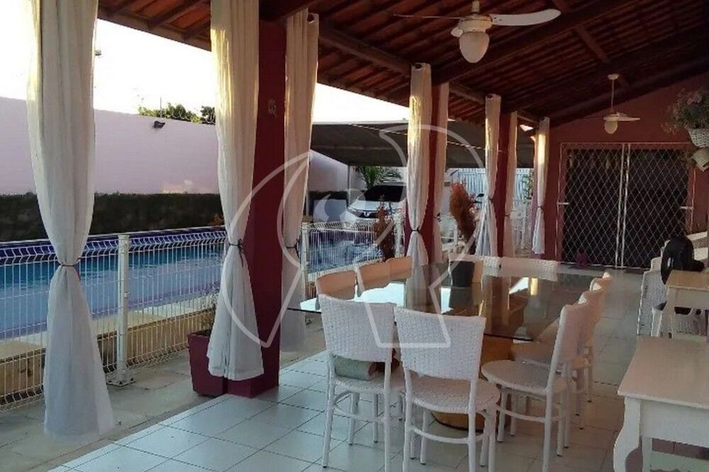 Casa à venda com 3 quartos, 230m² - Foto 3