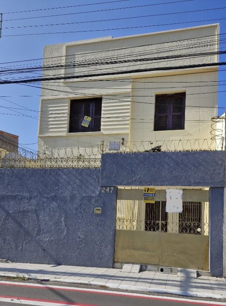 Casa, 4 quartos, 240 m² - Foto 1