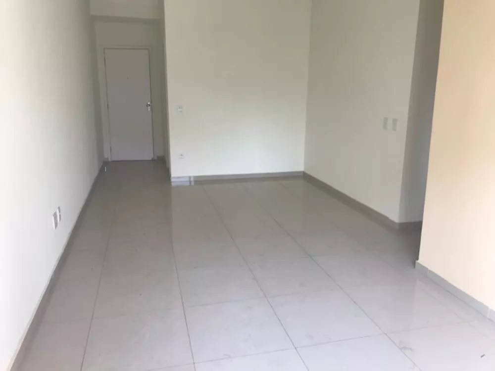 Apartamento à venda com 2 quartos, 70m² - Foto 5