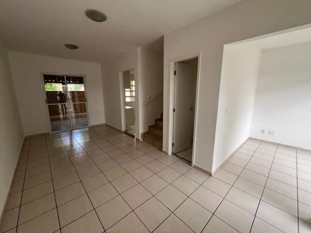 Casa de Condomínio à venda com 3 quartos, 100m² - Foto 1