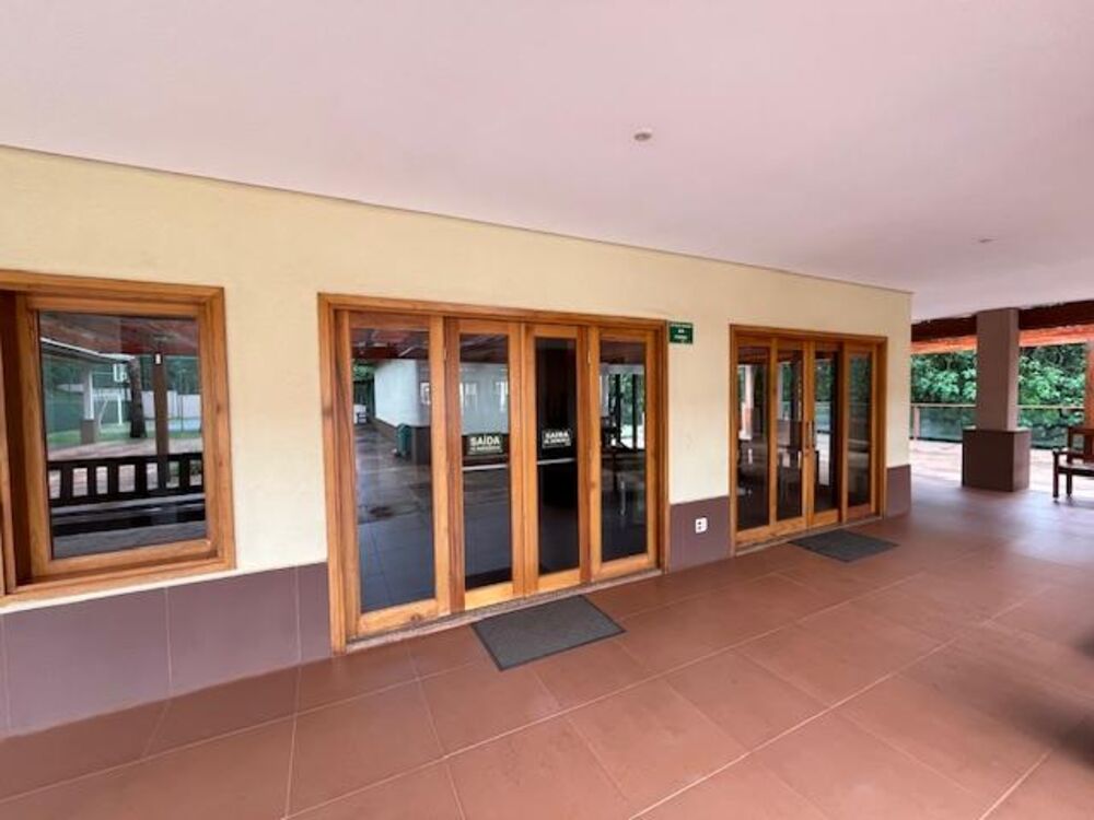 Casa de Condomínio à venda com 4 quartos, 388m² - Foto 2