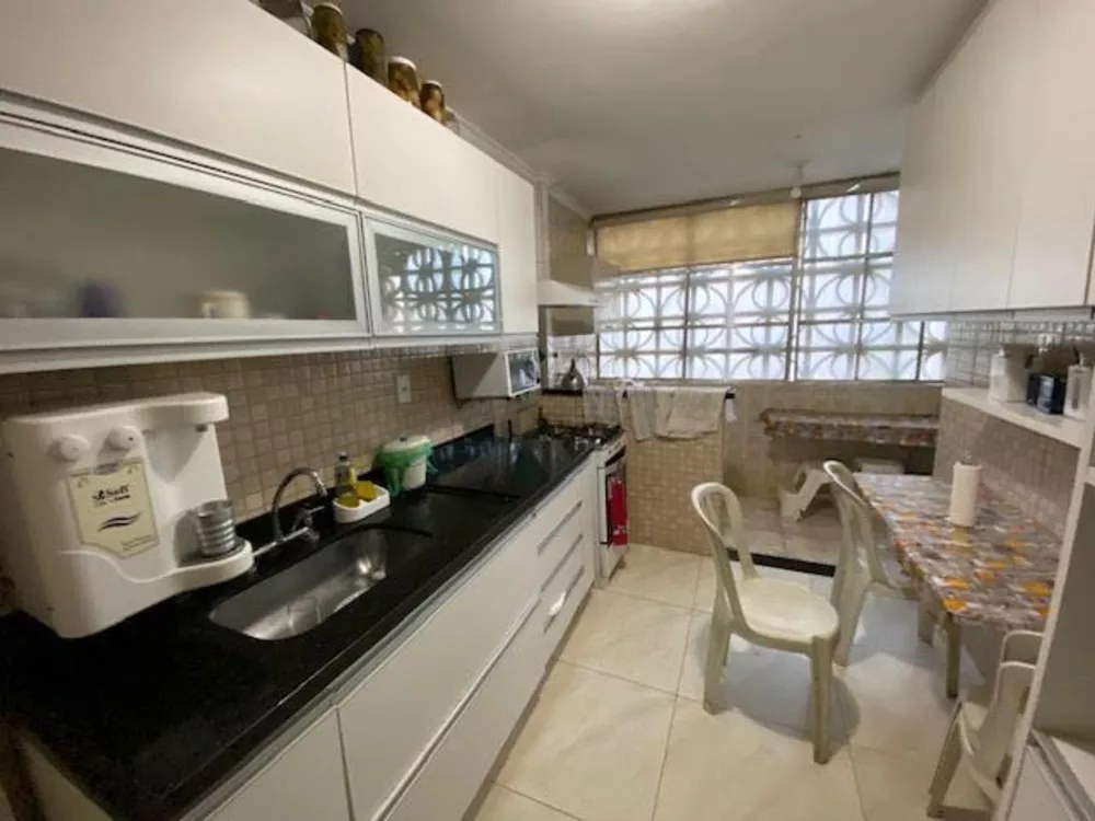 Apartamento à venda com 3 quartos, 96m² - Foto 2