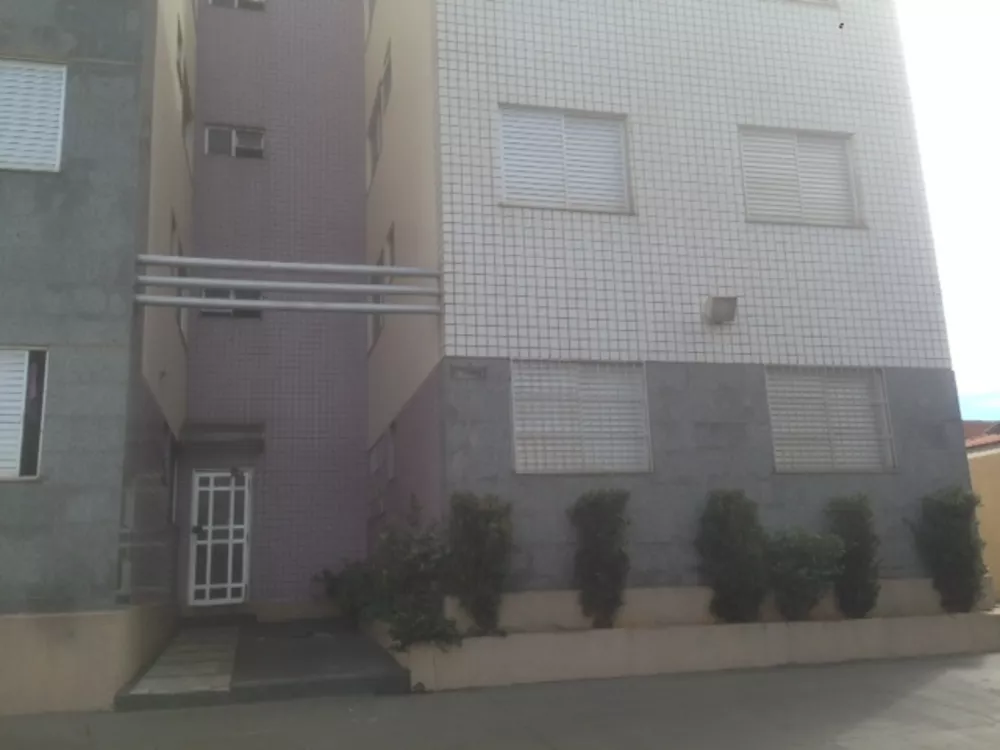 Apartamento à venda com 3 quartos, 54m² - Foto 2