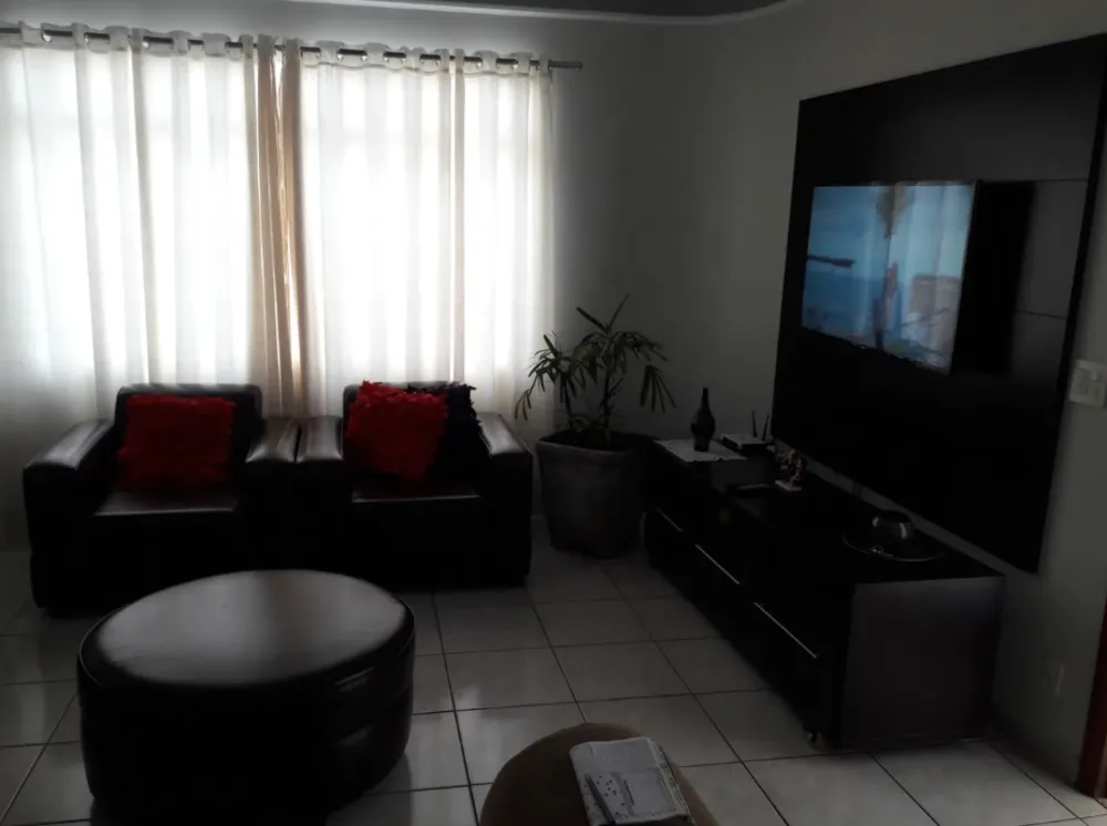Casa, 3 quartos, 178 m² - Foto 1