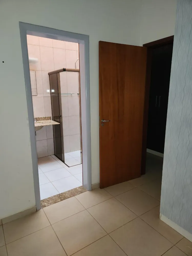 Casa, 4 quartos, 235 m² - Foto 3