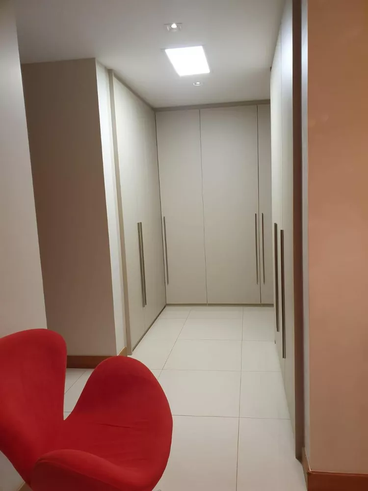 Apartamento à venda com 3 quartos, 160m² - Foto 2