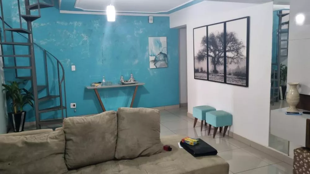 Casa à venda com 3 quartos, 181m² - Foto 4