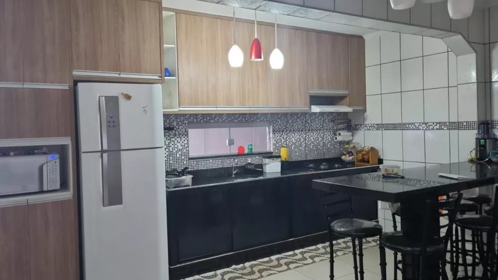 Casa à venda com 3 quartos, 181m² - Foto 3