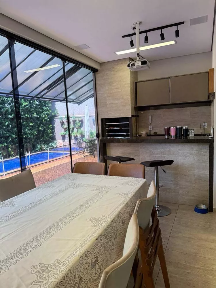 Casa de Condomínio à venda com 4 quartos, 259m² - Foto 5