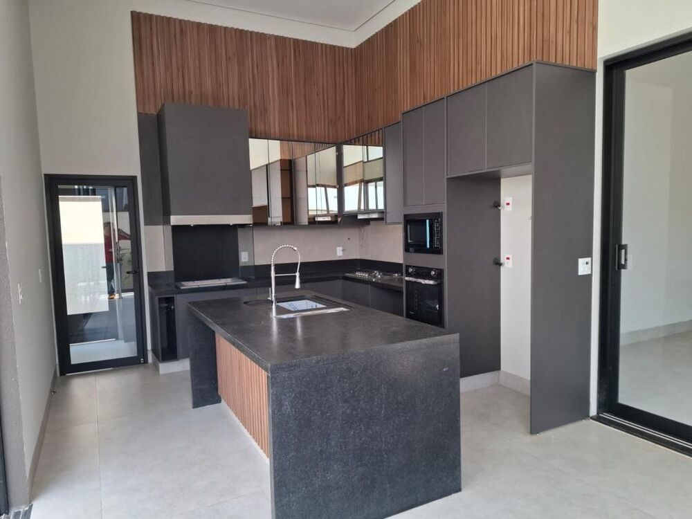 Casa de Condomínio à venda com 3 quartos, 193m² - Foto 2