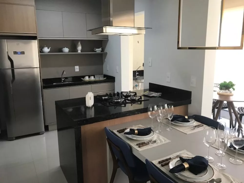 Apartamento à venda com 3 quartos, 115m² - Foto 2