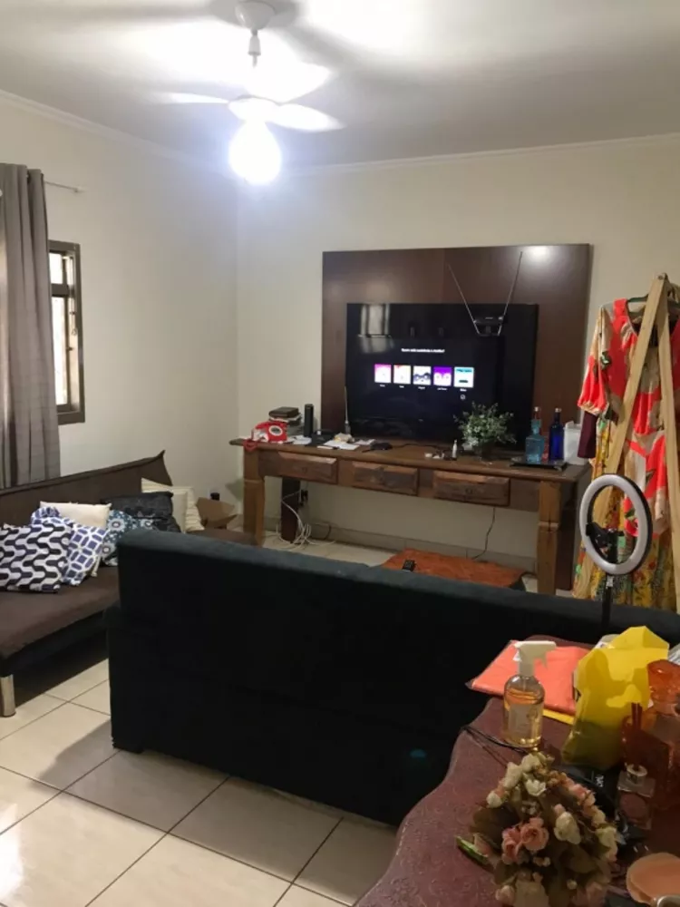 Casa à venda com 3 quartos, 132m² - Foto 1