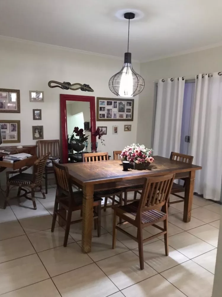 Casa à venda com 3 quartos, 132m² - Foto 2