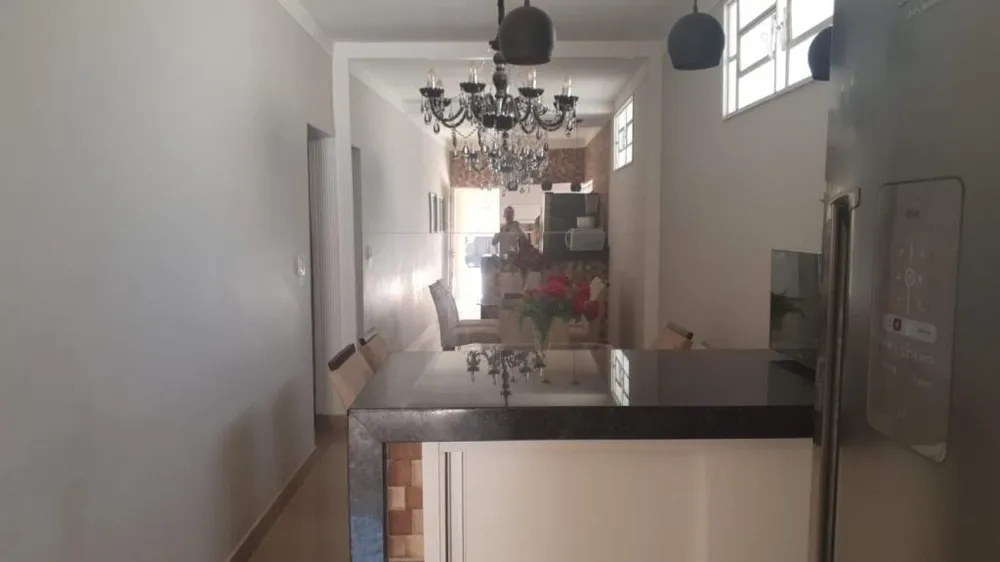 Casa, 2 quartos, 209 m² - Foto 1