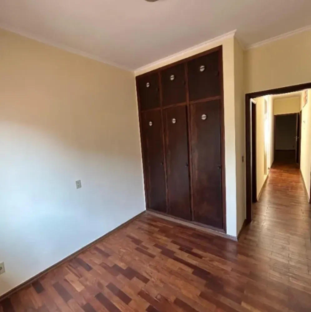 Casa, 4 quartos, 276 m² - Foto 1