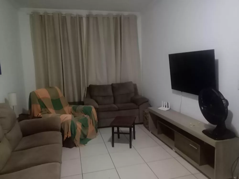 Casa à venda com 3 quartos, 150m² - Foto 1