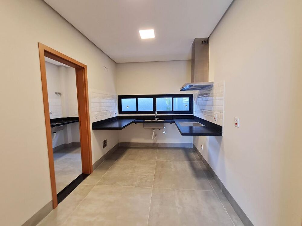 Casa de Condomínio para alugar com 3 quartos, 230m² - Foto 4
