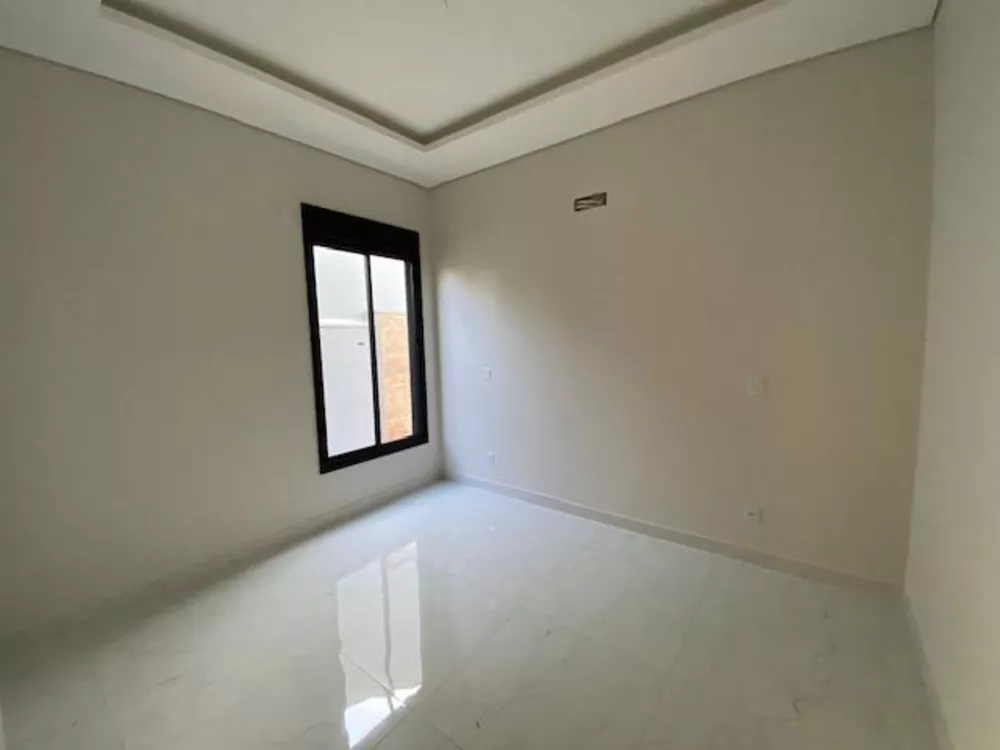 Casa de Condomínio à venda com 3 quartos, 250m² - Foto 2