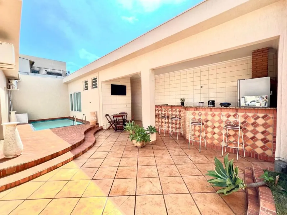 Casa, 4 quartos, 250 m² - Foto 1