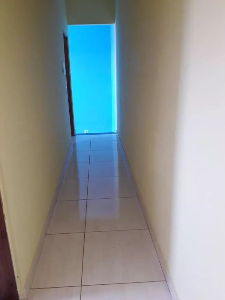 Casa à venda com 4 quartos, 160m² - Foto 2