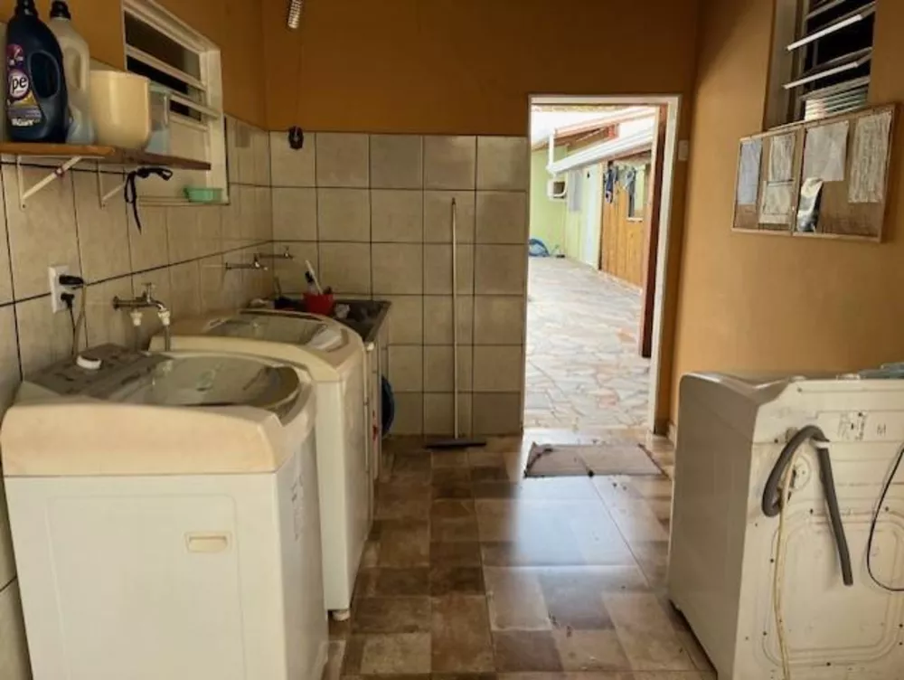 Casa à venda com 9 quartos, 380m² - Foto 8