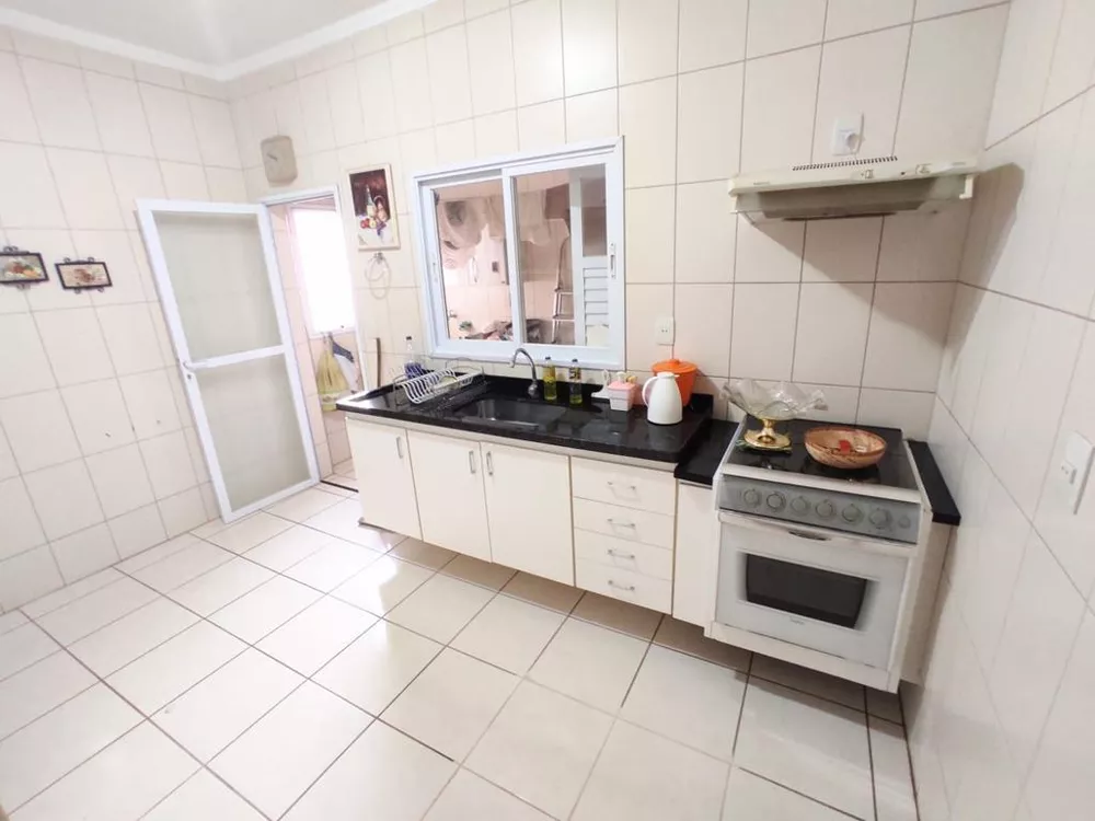 Apartamento à venda com 3 quartos, 100m² - Foto 2