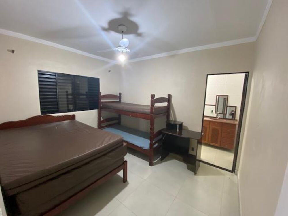 Chácara à venda com 5 quartos, 750m² - Foto 2