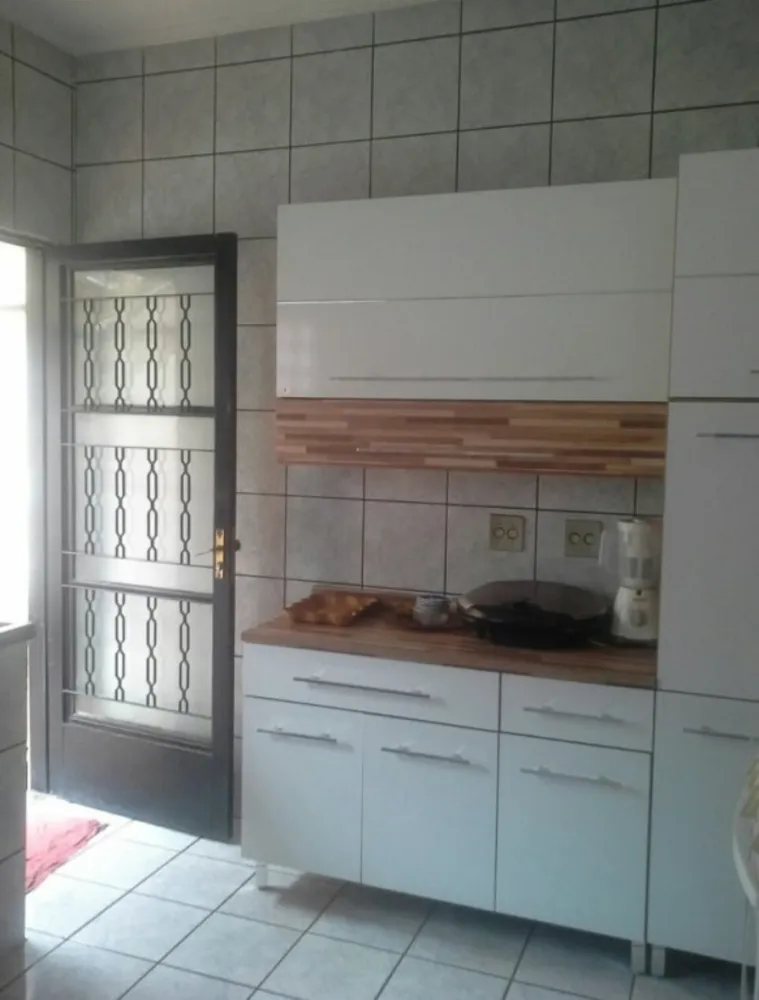Casa, 3 quartos, 200 m² - Foto 1