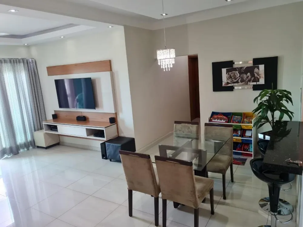 Apartamento, 3 quartos, 100 m² - Foto 1