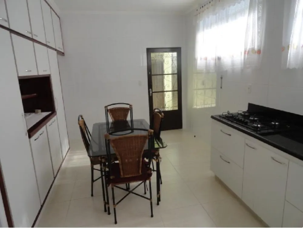 Casa, 4 quartos, 261 m² - Foto 3