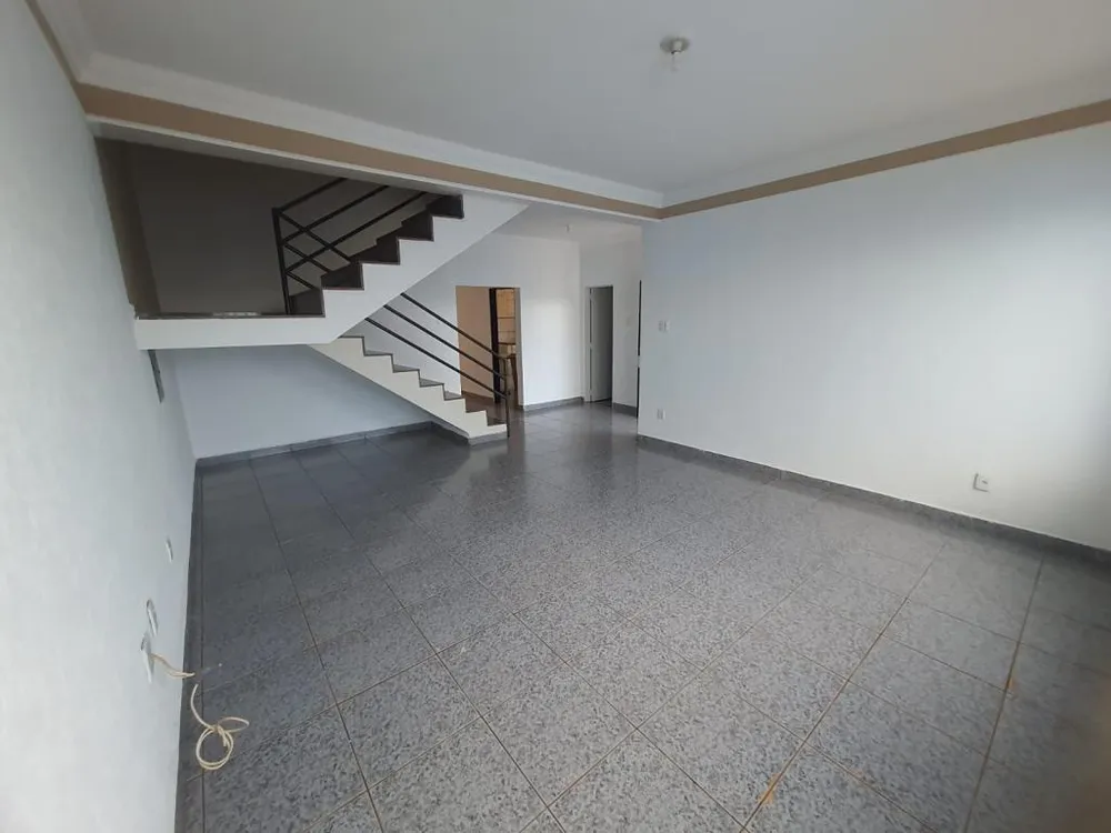 Casa, 5 quartos, 220 m² - Foto 8