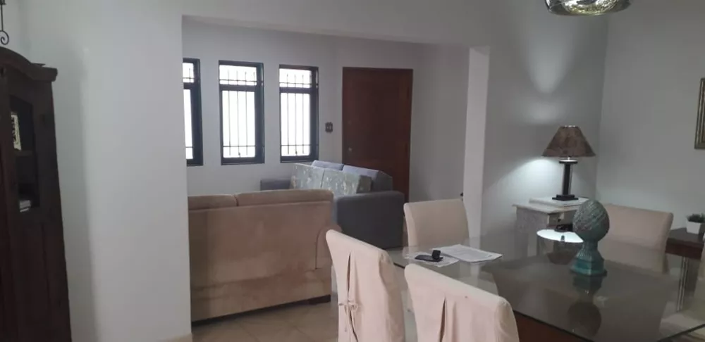 Casa à venda com 5 quartos, 322m² - Foto 10